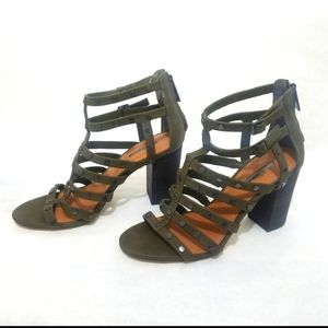 BCBGeneration green sandals